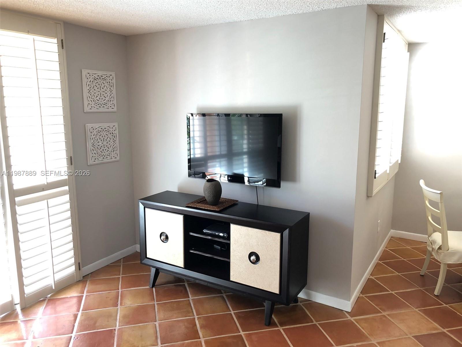 19901 E Country Club Dr #2206, Aventura FL 33180