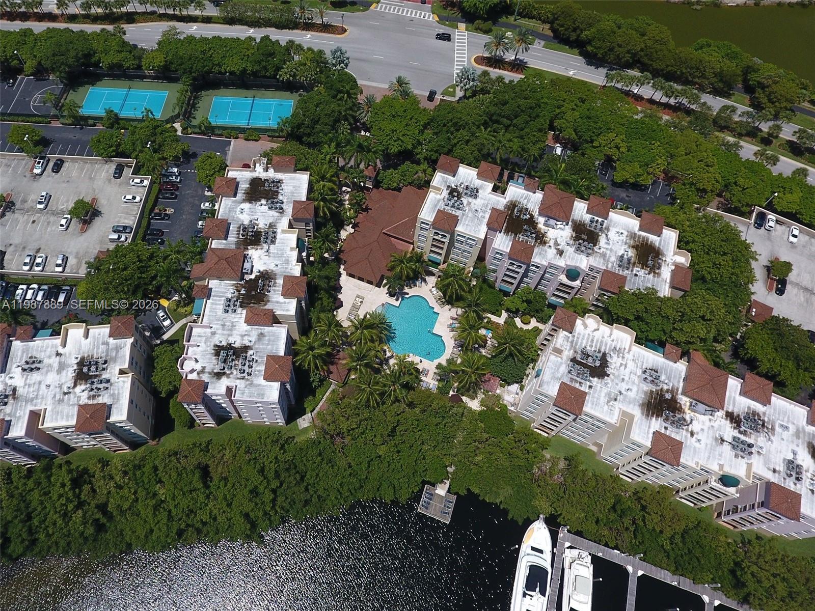 19901 E Country Club Dr #2206, Aventura FL 33180