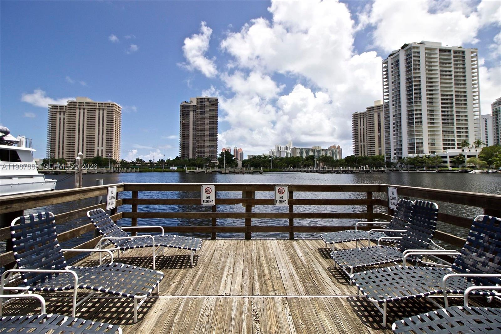 19901 E Country Club Dr #2206, Aventura FL 33180