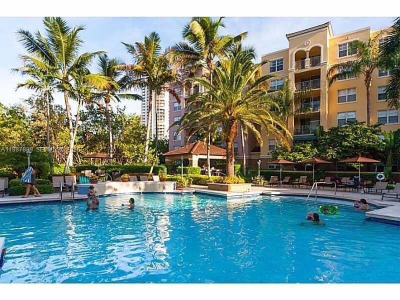 19901 E Country Club Dr #2206, Aventura FL 33180
