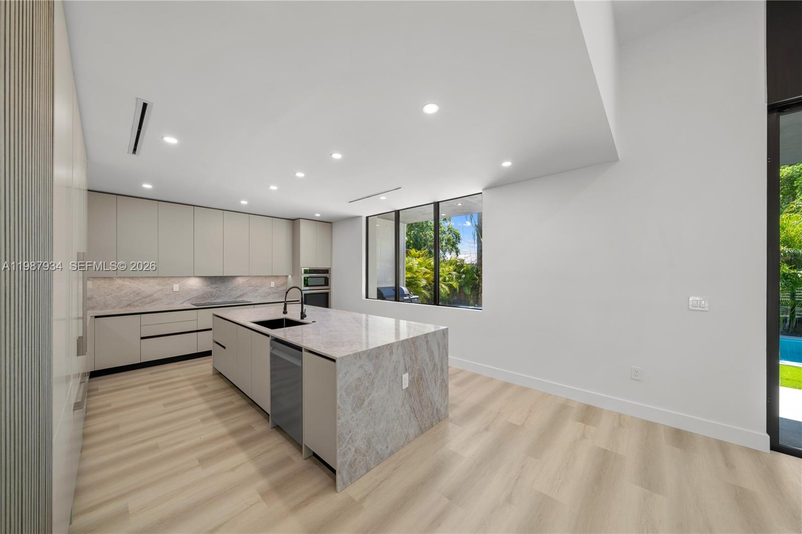 536 NW 48th ST, Miami FL 33127