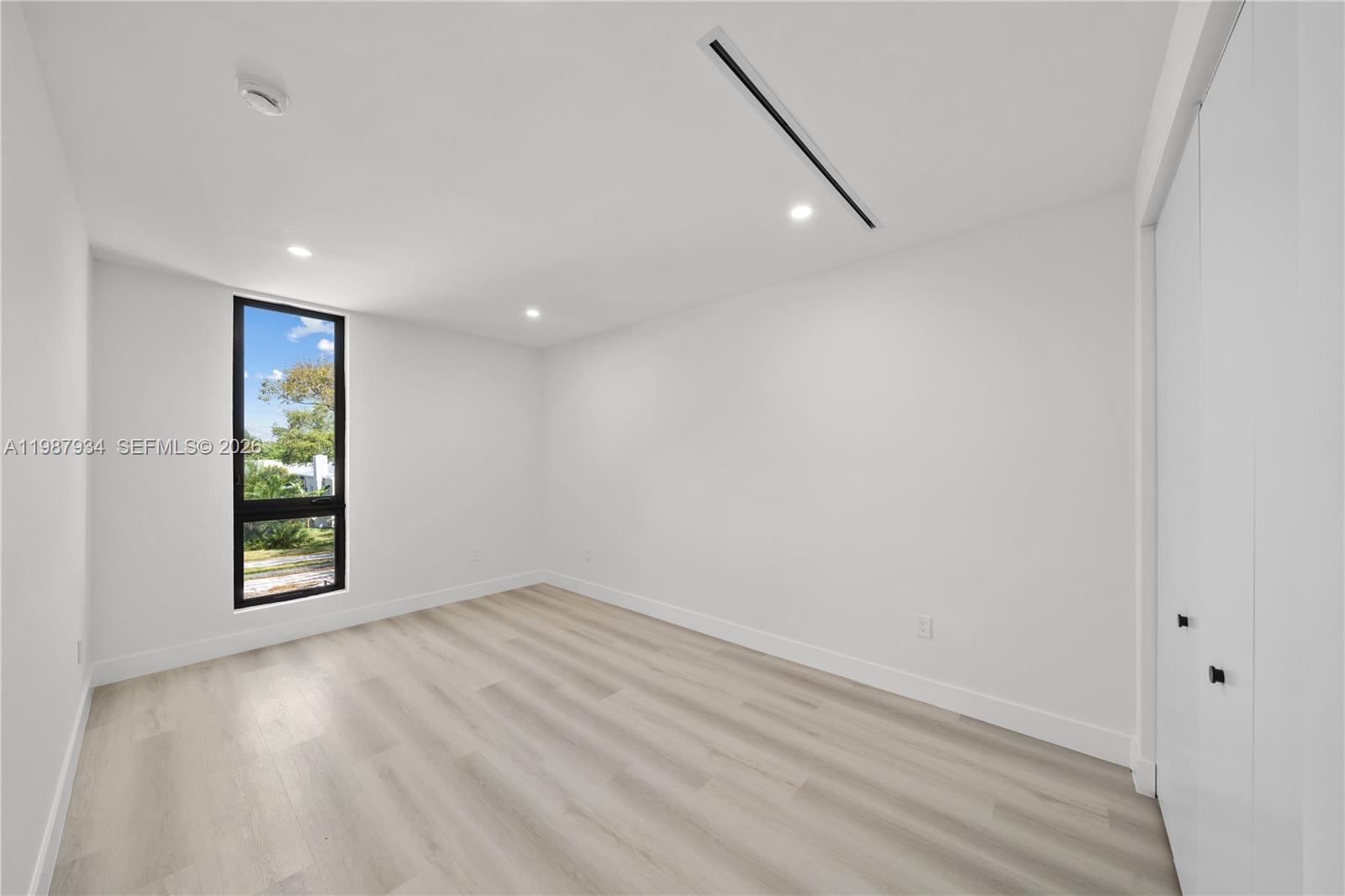 536 NW 48th ST, Miami FL 33127