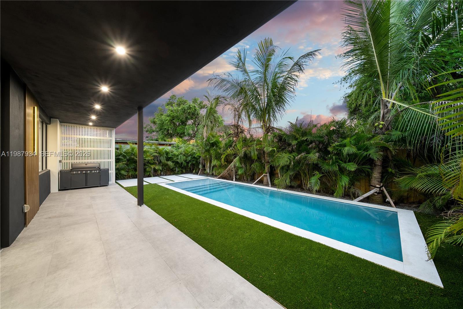 536 NW 48th ST, Miami FL 33127
