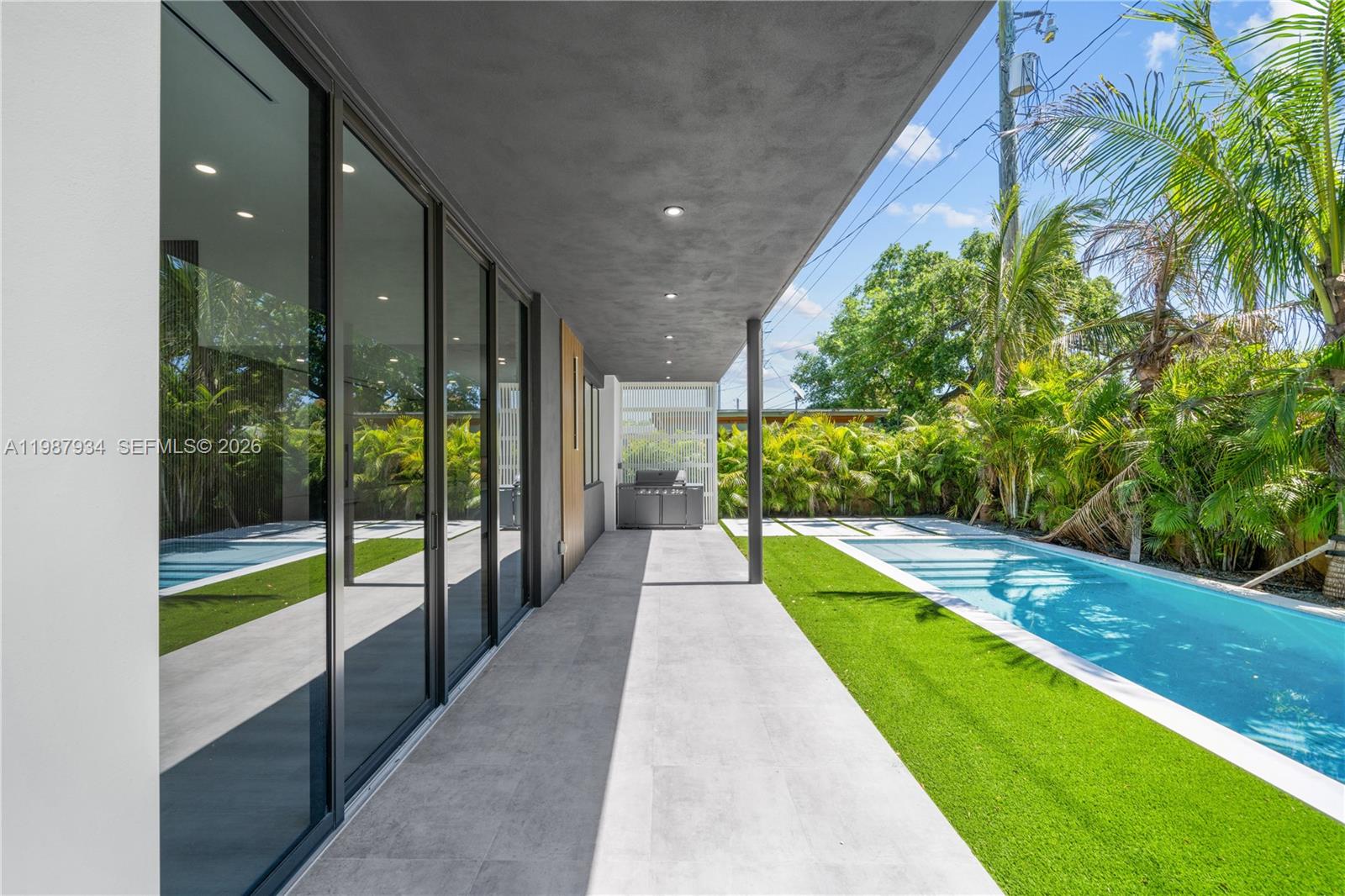 536 NW 48th ST, Miami FL 33127