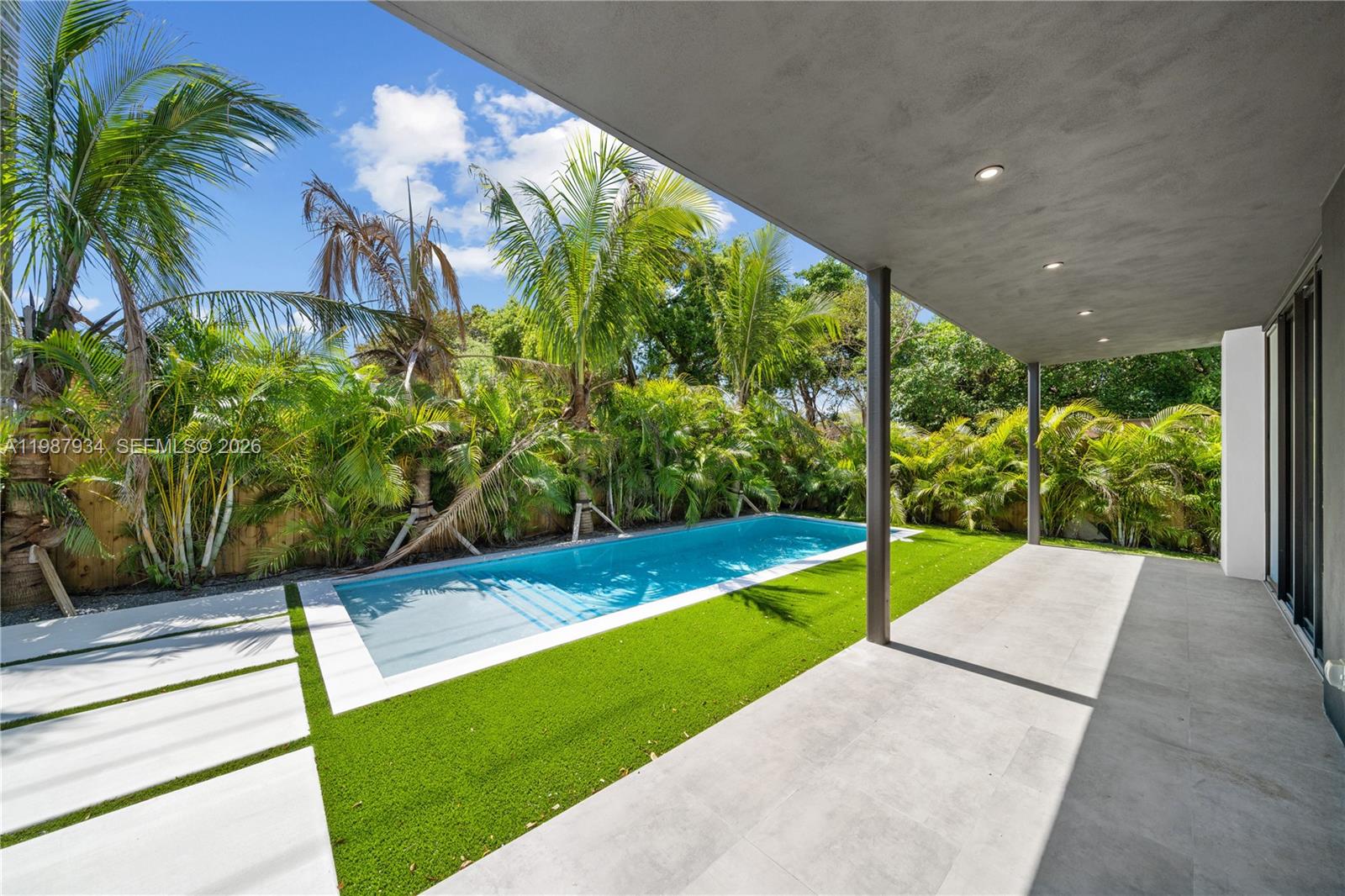 536 NW 48th ST, Miami FL 33127