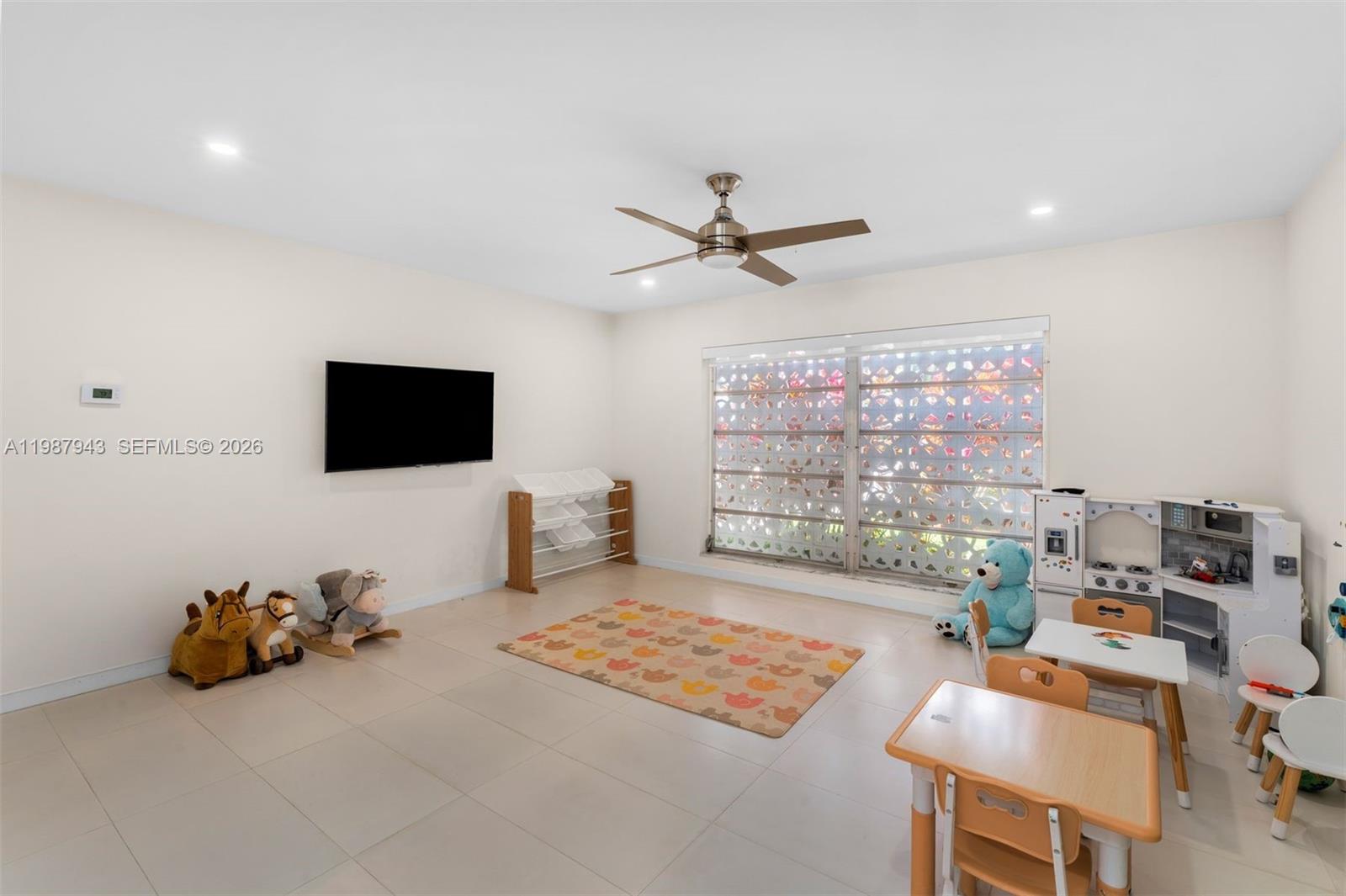 1525 Diplomat Pkwy, Hollywood FL 33019