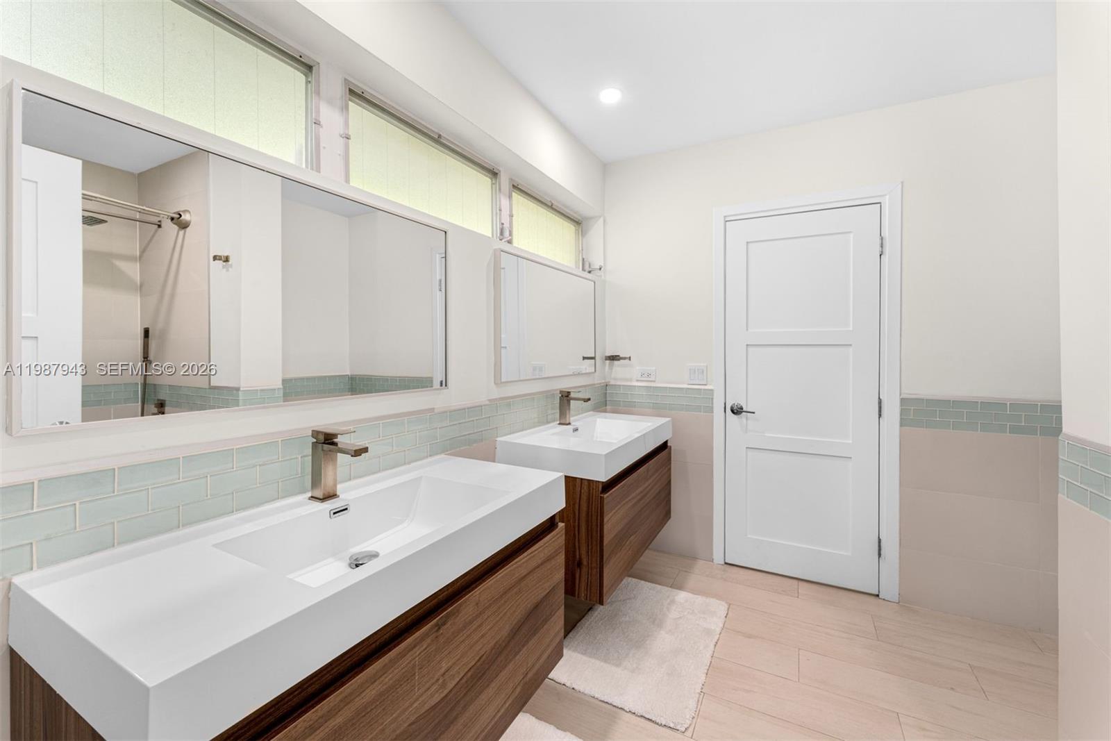 1525 Diplomat Pkwy, Hollywood FL 33019