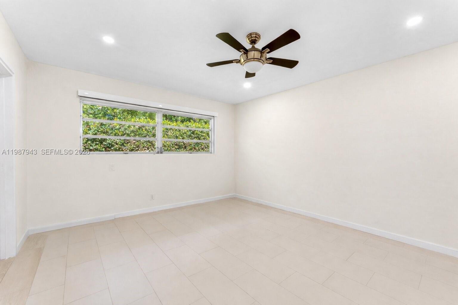 1525 Diplomat Pkwy, Hollywood FL 33019