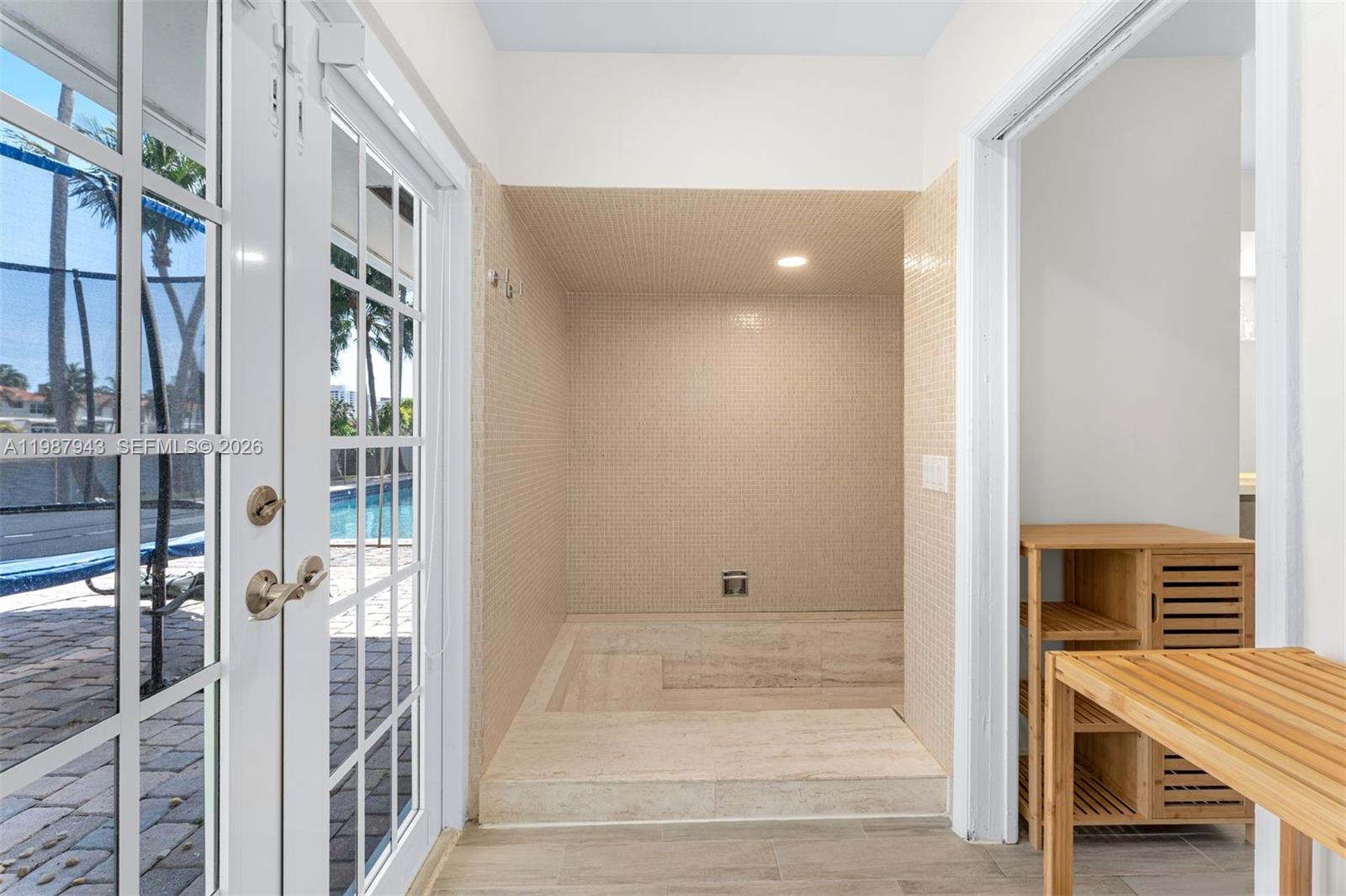 1525 Diplomat Pkwy, Hollywood FL 33019