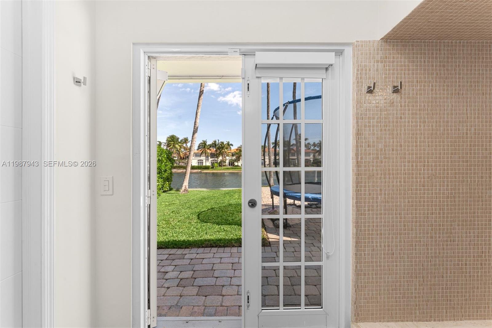 1525 Diplomat Pkwy, Hollywood FL 33019