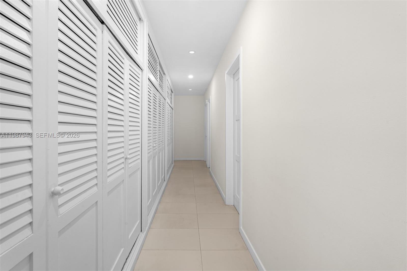 1525 Diplomat Pkwy, Hollywood FL 33019