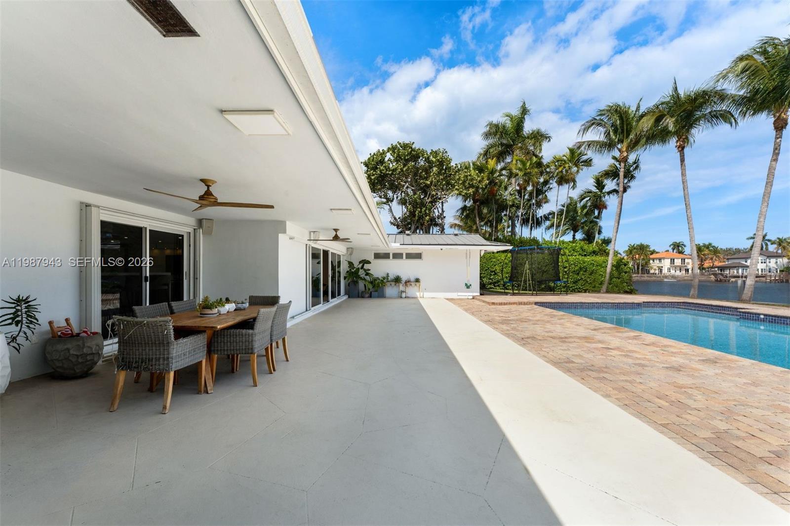 1525 Diplomat Pkwy, Hollywood FL 33019