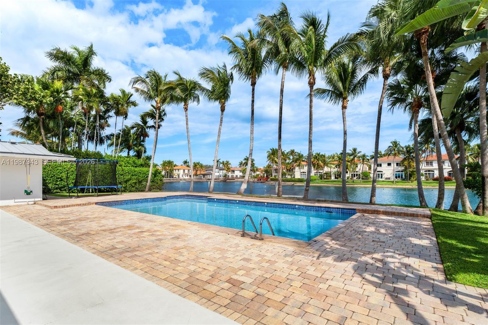 1525 Diplomat Pkwy, Hollywood FL 33019