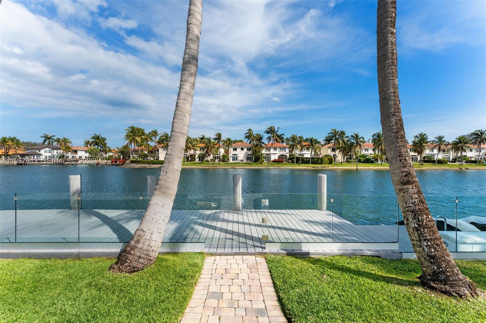 1525 Diplomat Pkwy, Hollywood FL 33019