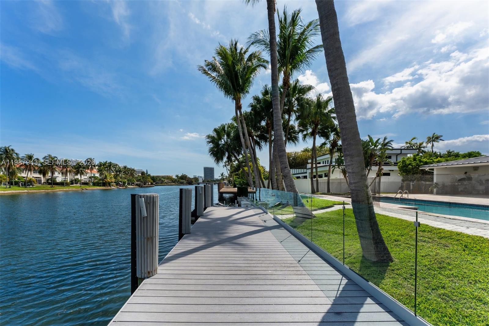 1525 Diplomat Pkwy, Hollywood FL 33019