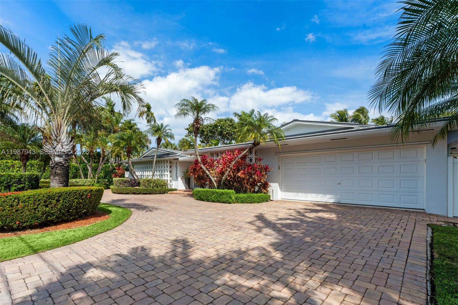 1525 Diplomat Pkwy, Hollywood FL 33019