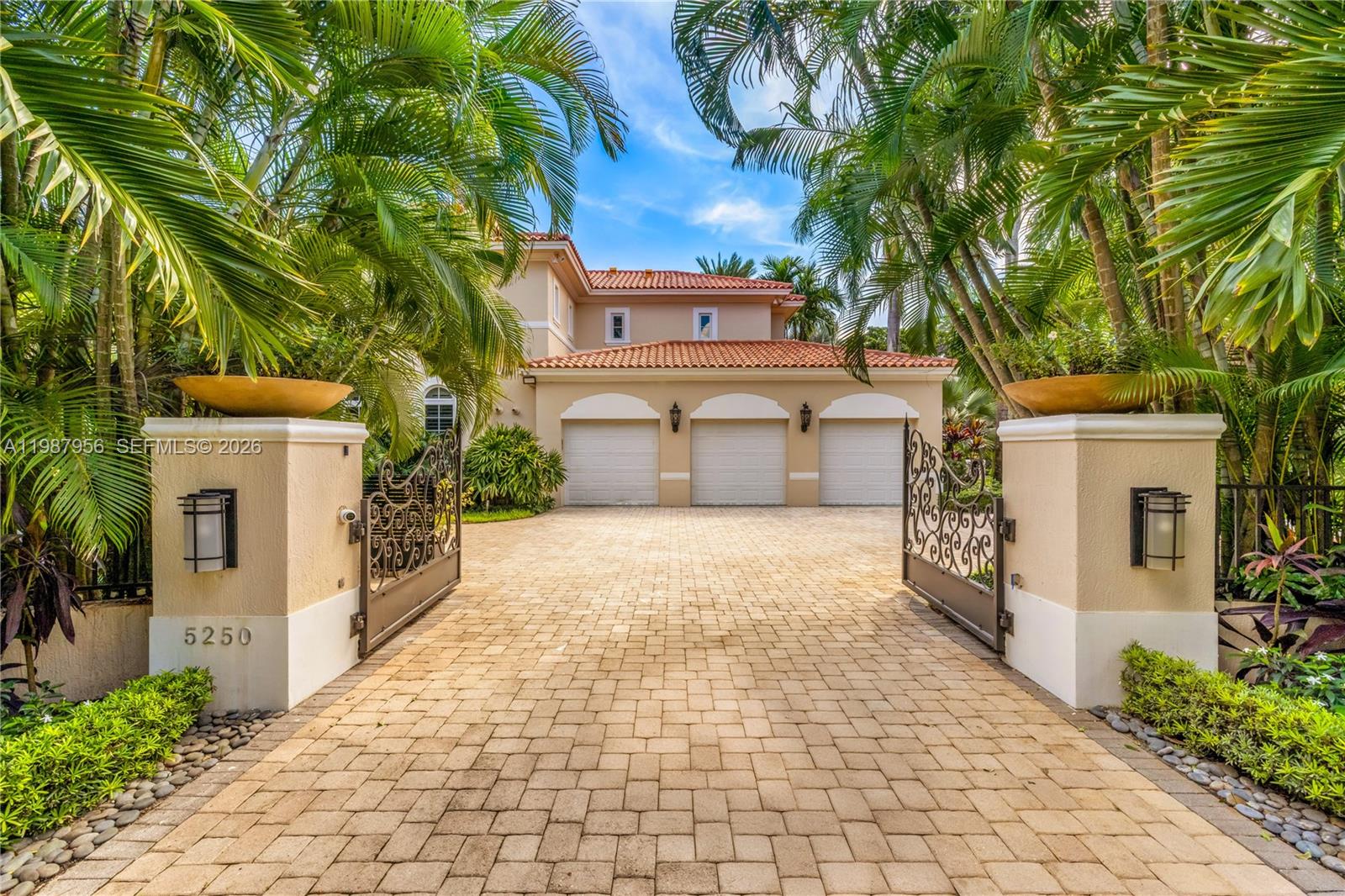 5250 Snapper Creek Rd, Coral Gables FL 33156