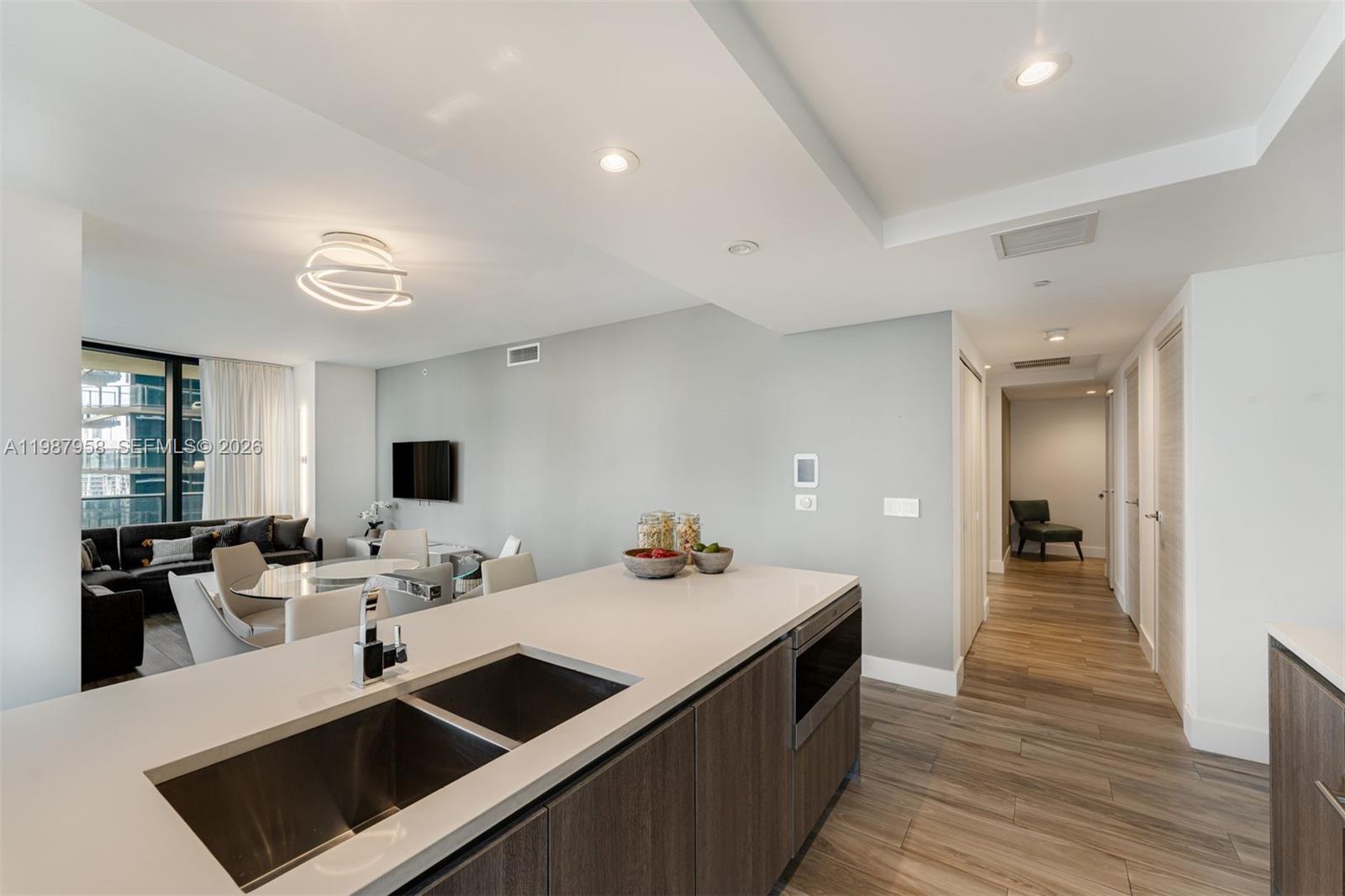 801 S Miami Ave #3509, Miami FL 33130