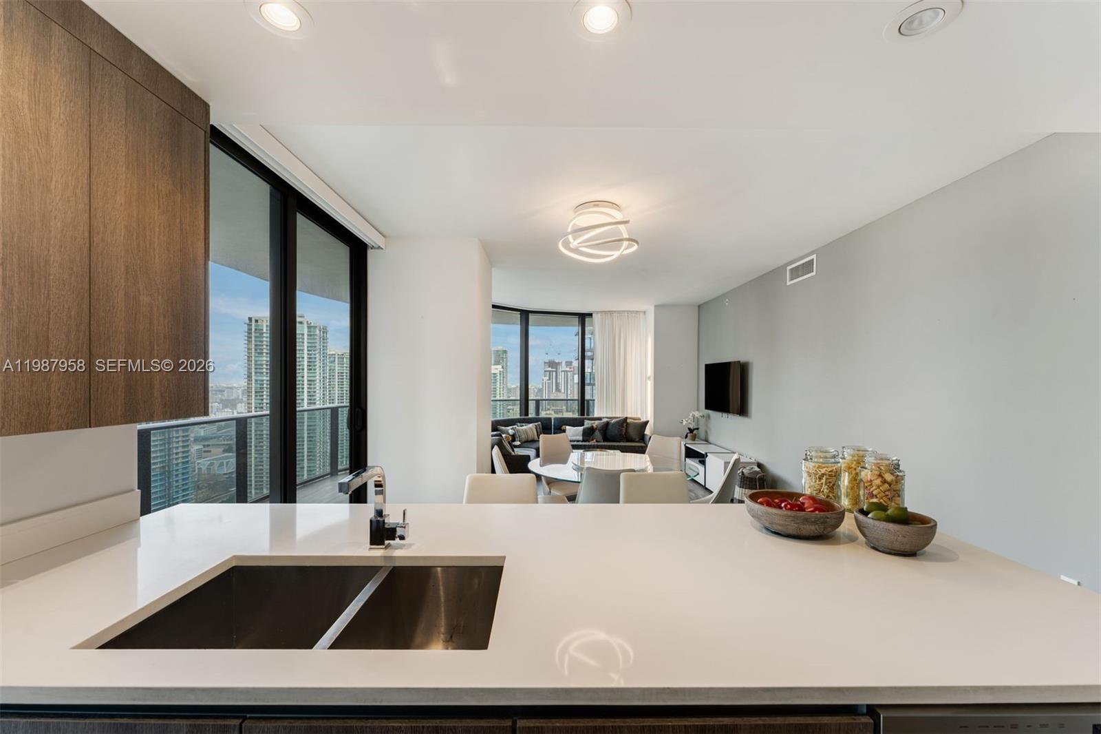 801 S Miami Ave #3509, Miami FL 33130