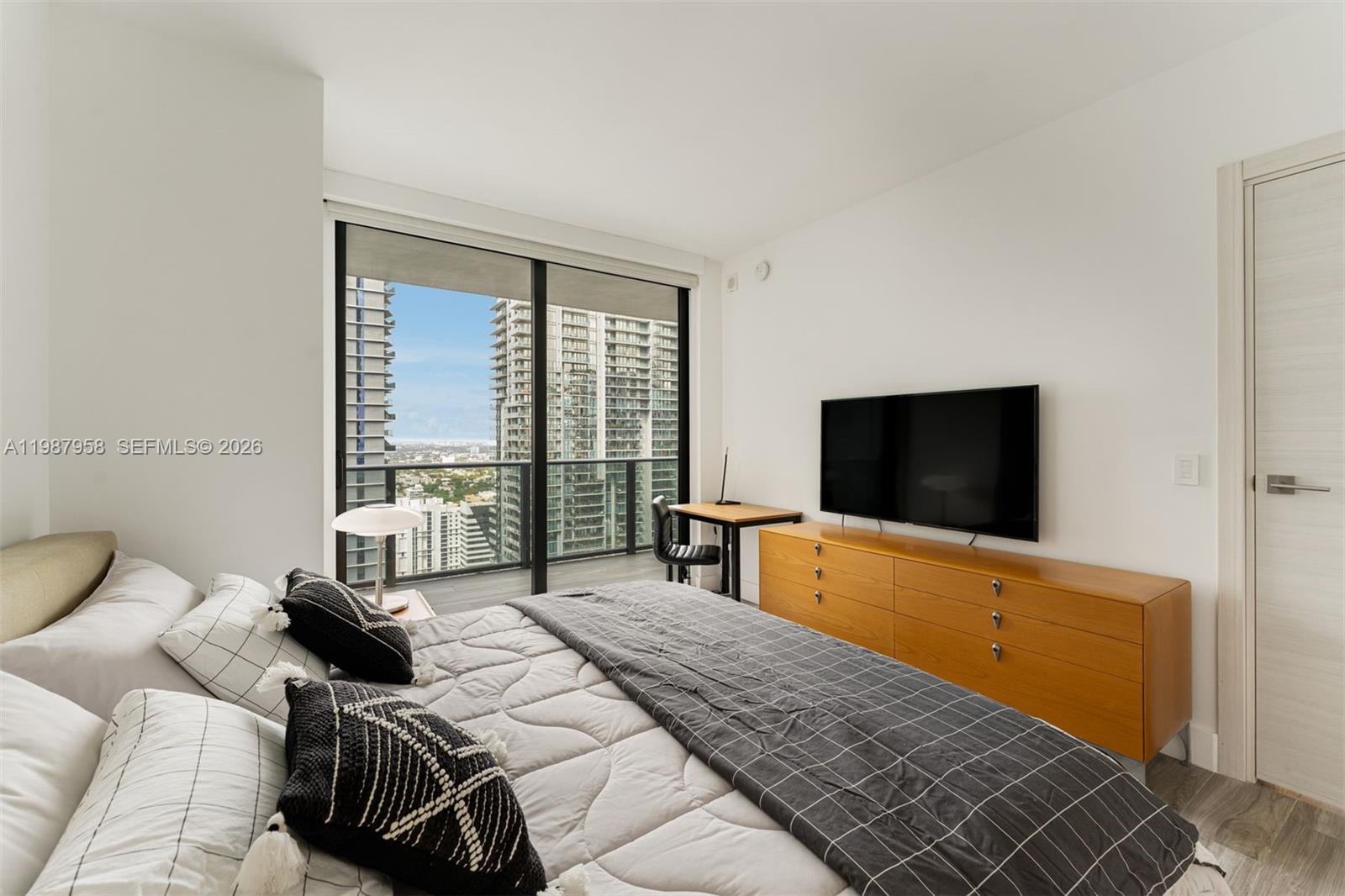 801 S Miami Ave #3509, Miami FL 33130