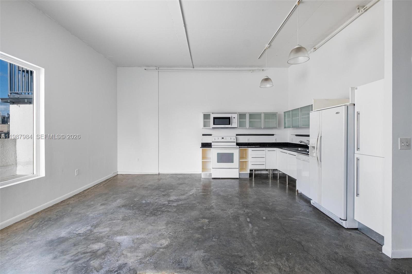 10 SW South River Dr #609, Miami FL 33130