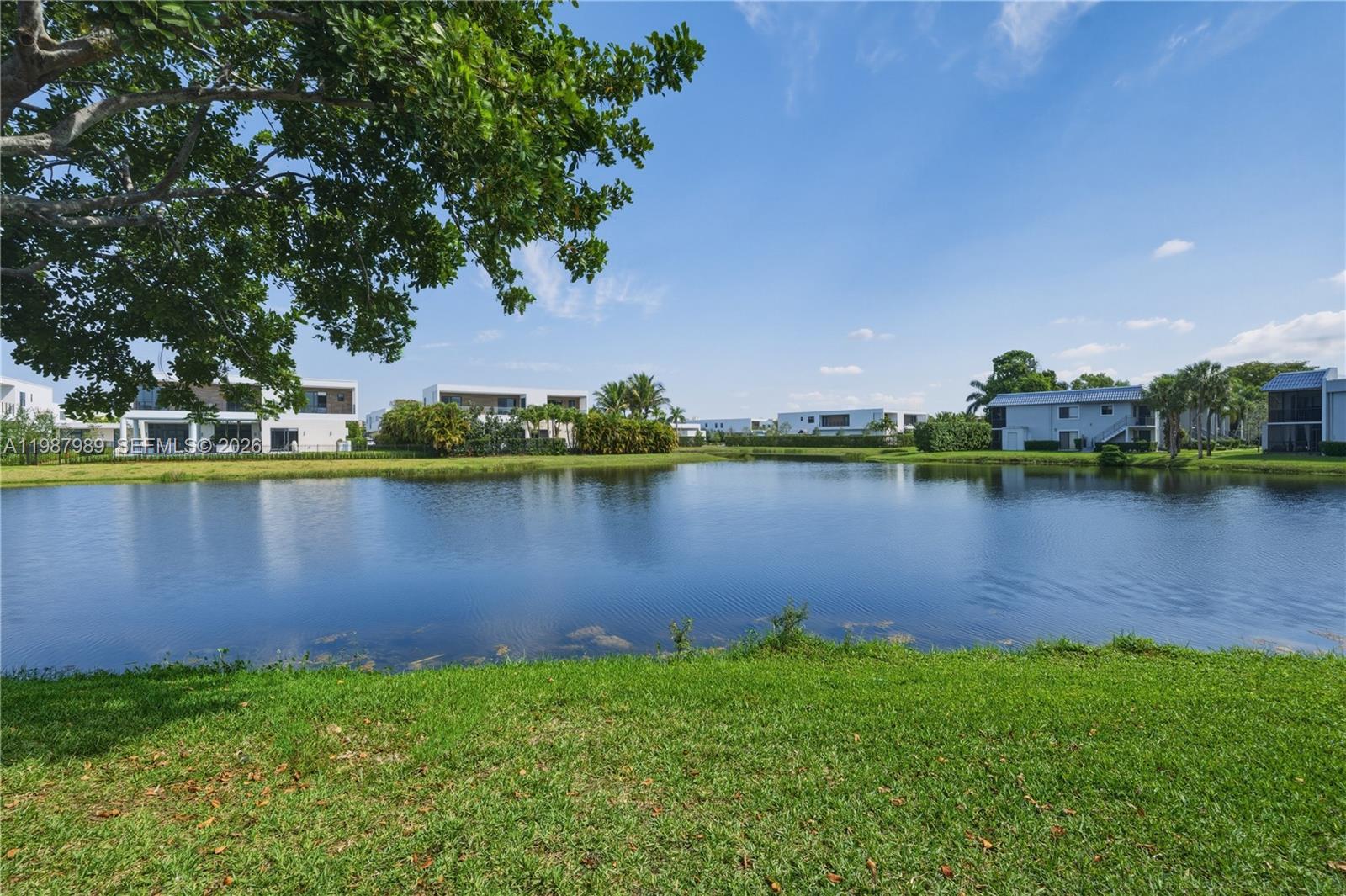 16635 Hemingway Dr, Weston FL 33326