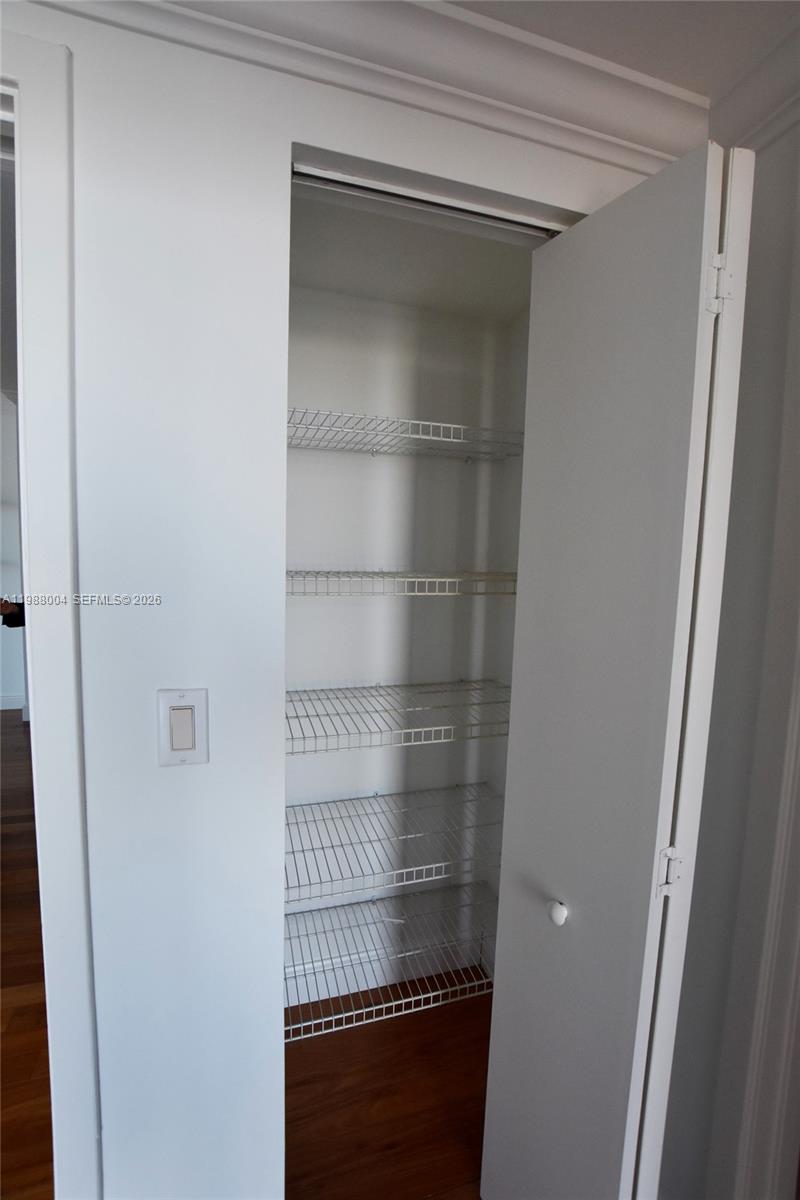 335 S Biscayne Blvd #4112, Miami FL 33131