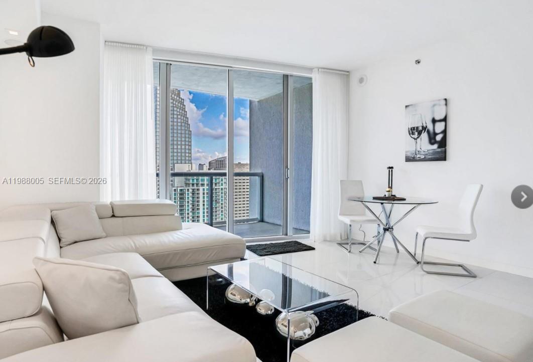 475 Brickell Ave #4310, Miami FL 33131