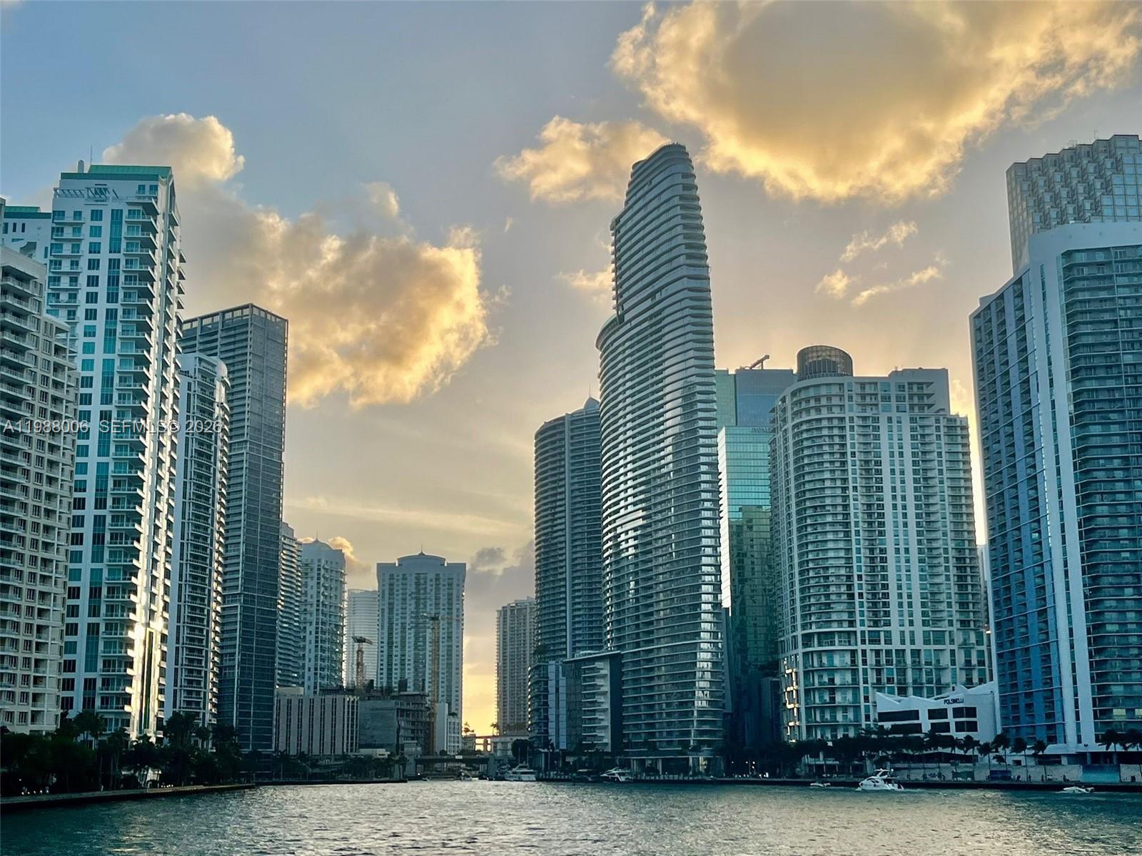 300 Biscayne Boulevard Way #1808W, Miami FL 33131