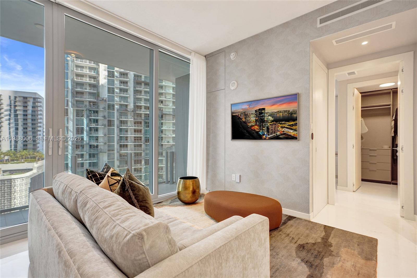 300 Biscayne Boulevard Way #1808W, Miami FL 33131