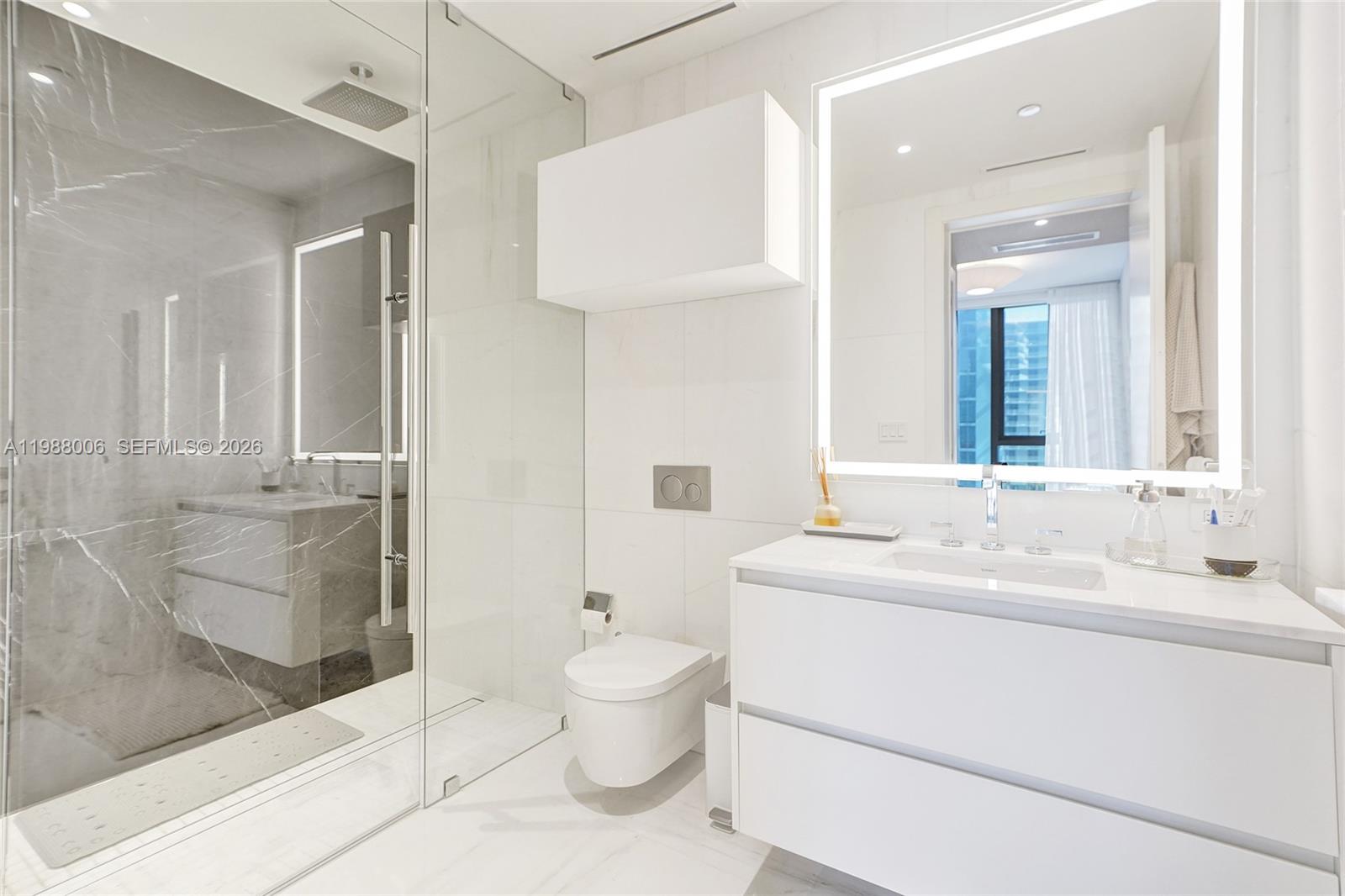 300 Biscayne Boulevard Way #1808W, Miami FL 33131