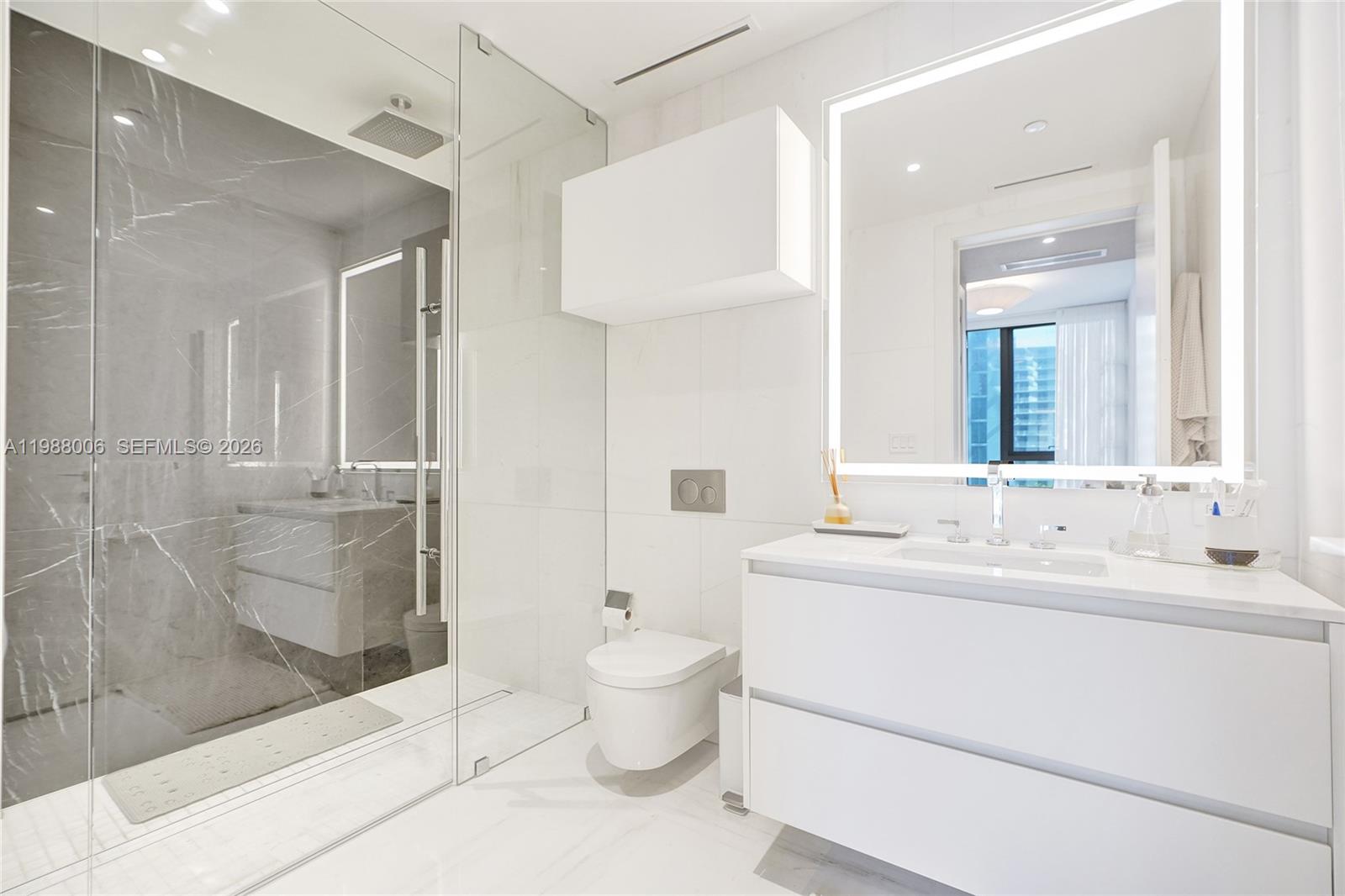 300 Biscayne Boulevard Way #1808W, Miami FL 33131