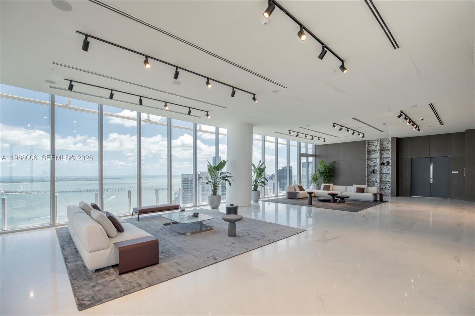 300 Biscayne Boulevard Way #1808W, Miami FL 33131