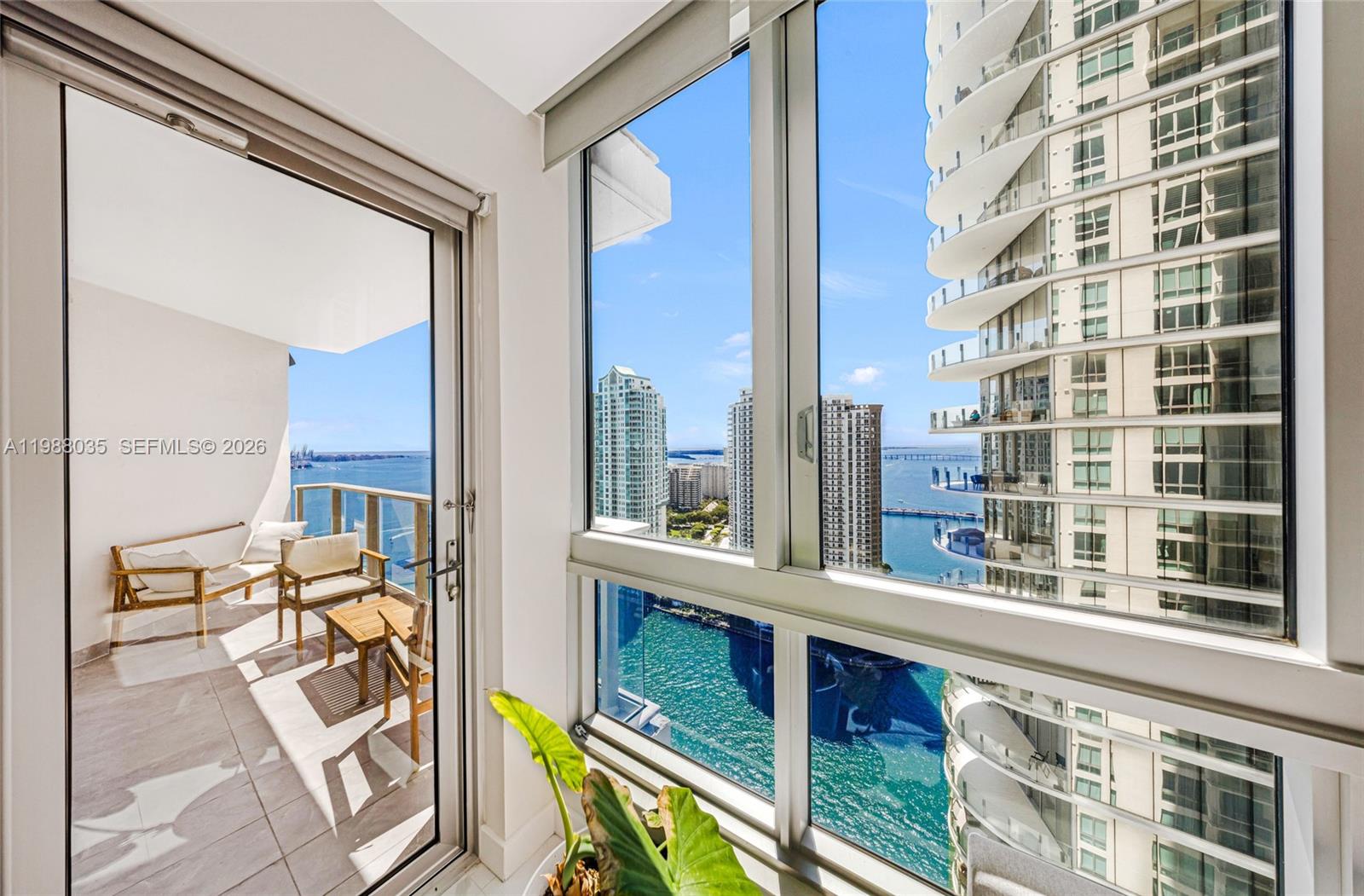300 S Biscayne Blvd #T-2806, Miami FL 33131