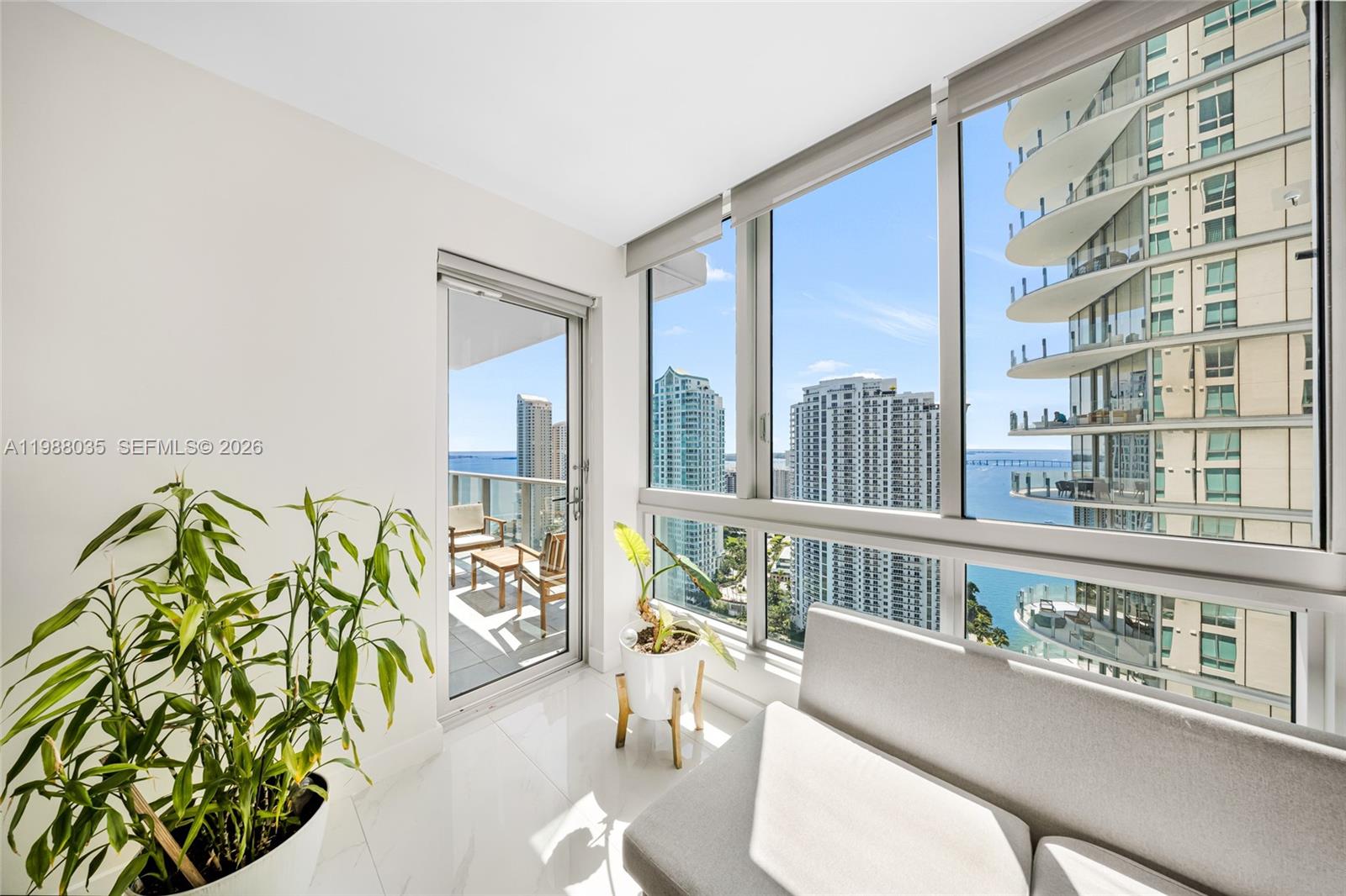 300 S Biscayne Blvd #T-2806, Miami FL 33131