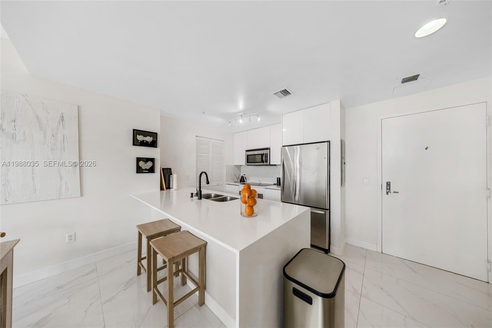 300 S Biscayne Blvd #T-2806, Miami FL 33131