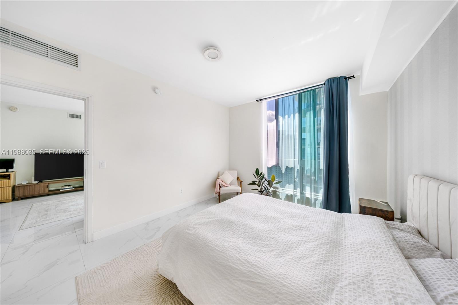 300 S Biscayne Blvd #T-2806, Miami FL 33131