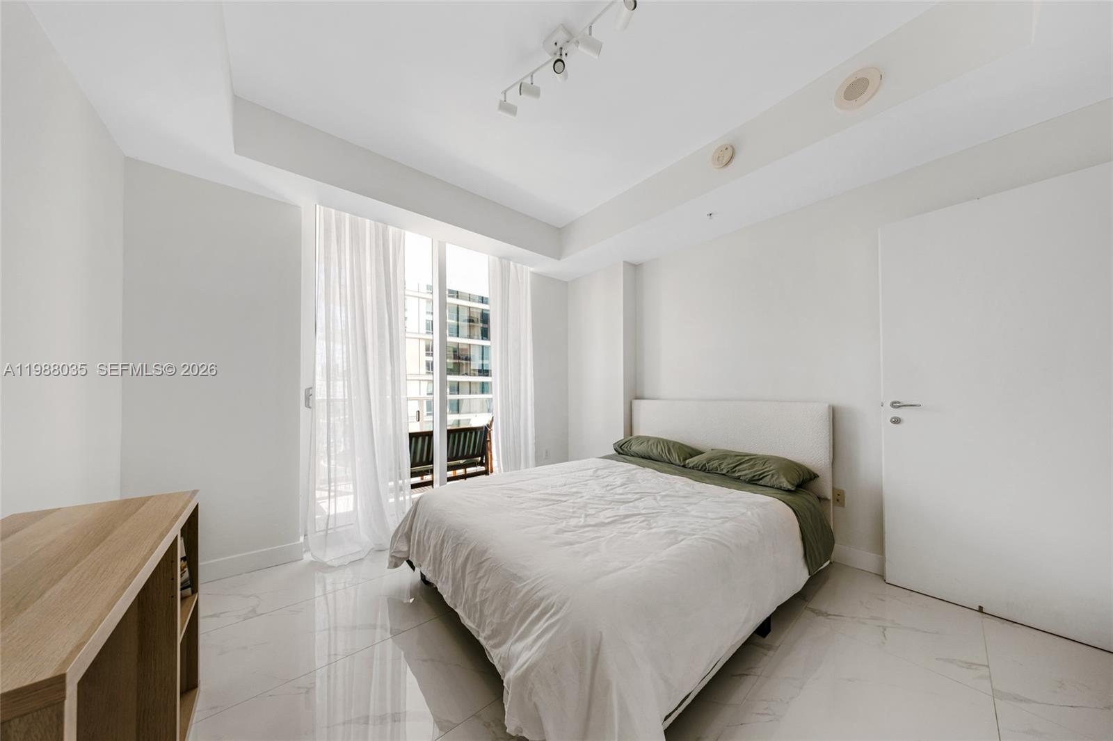 300 S Biscayne Blvd #T-2806, Miami FL 33131