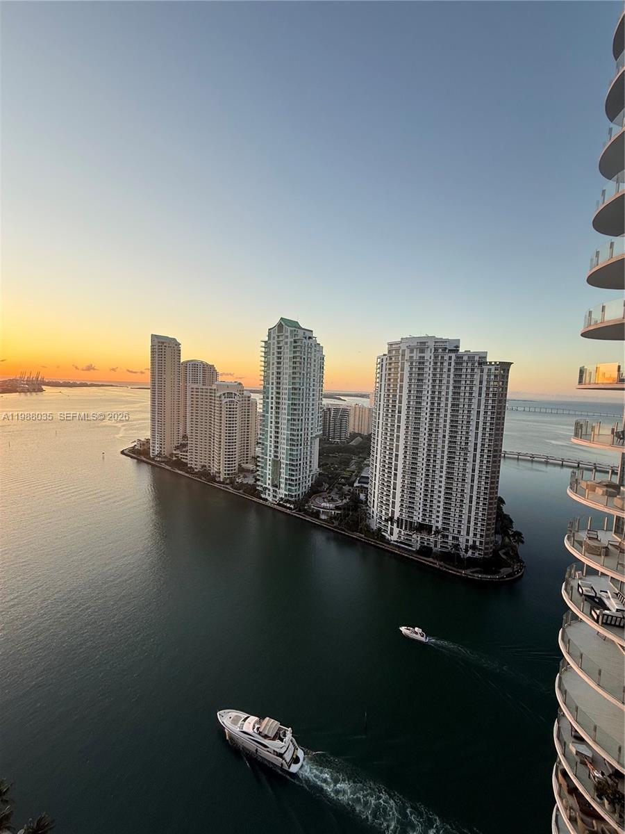 300 S Biscayne Blvd #T-2806, Miami FL 33131
