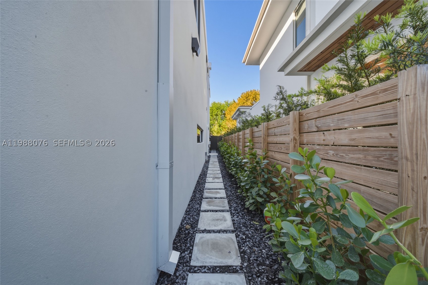 609 SW 24th Rd, Miami FL 33129