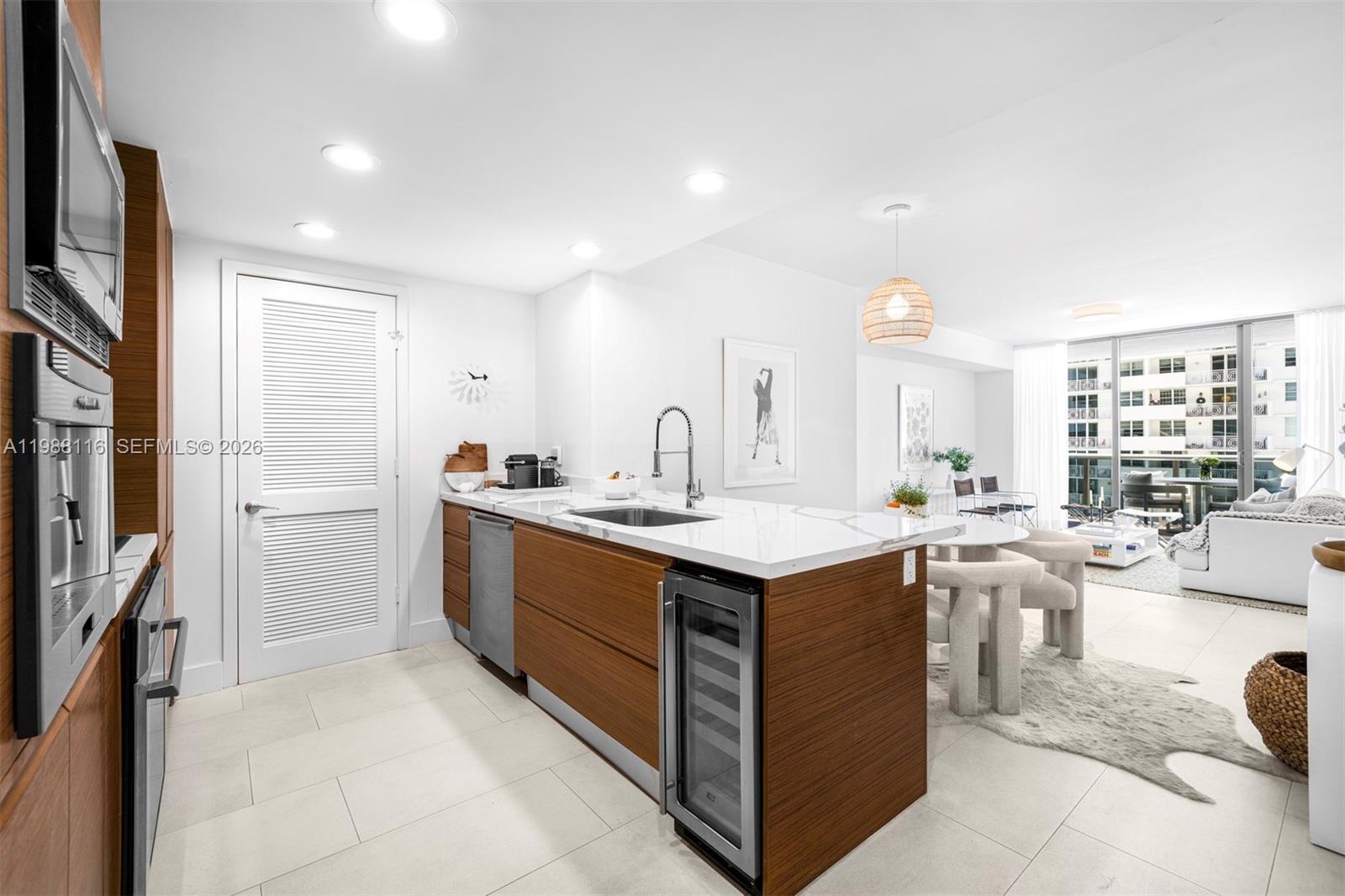 5875 Collins Ave #906, Miami Beach FL 33140