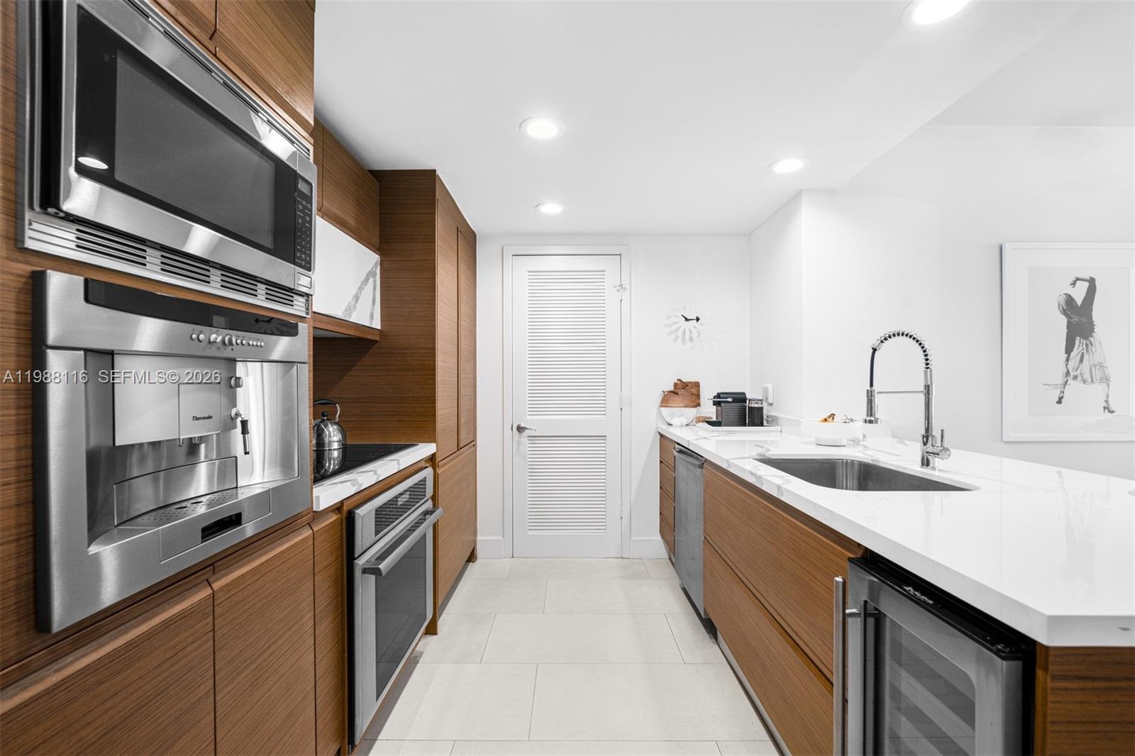 5875 Collins Ave #906, Miami Beach FL 33140