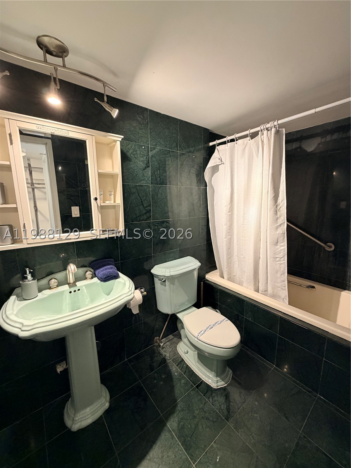5161 Collins Ave #1506, Miami Beach FL 33140
