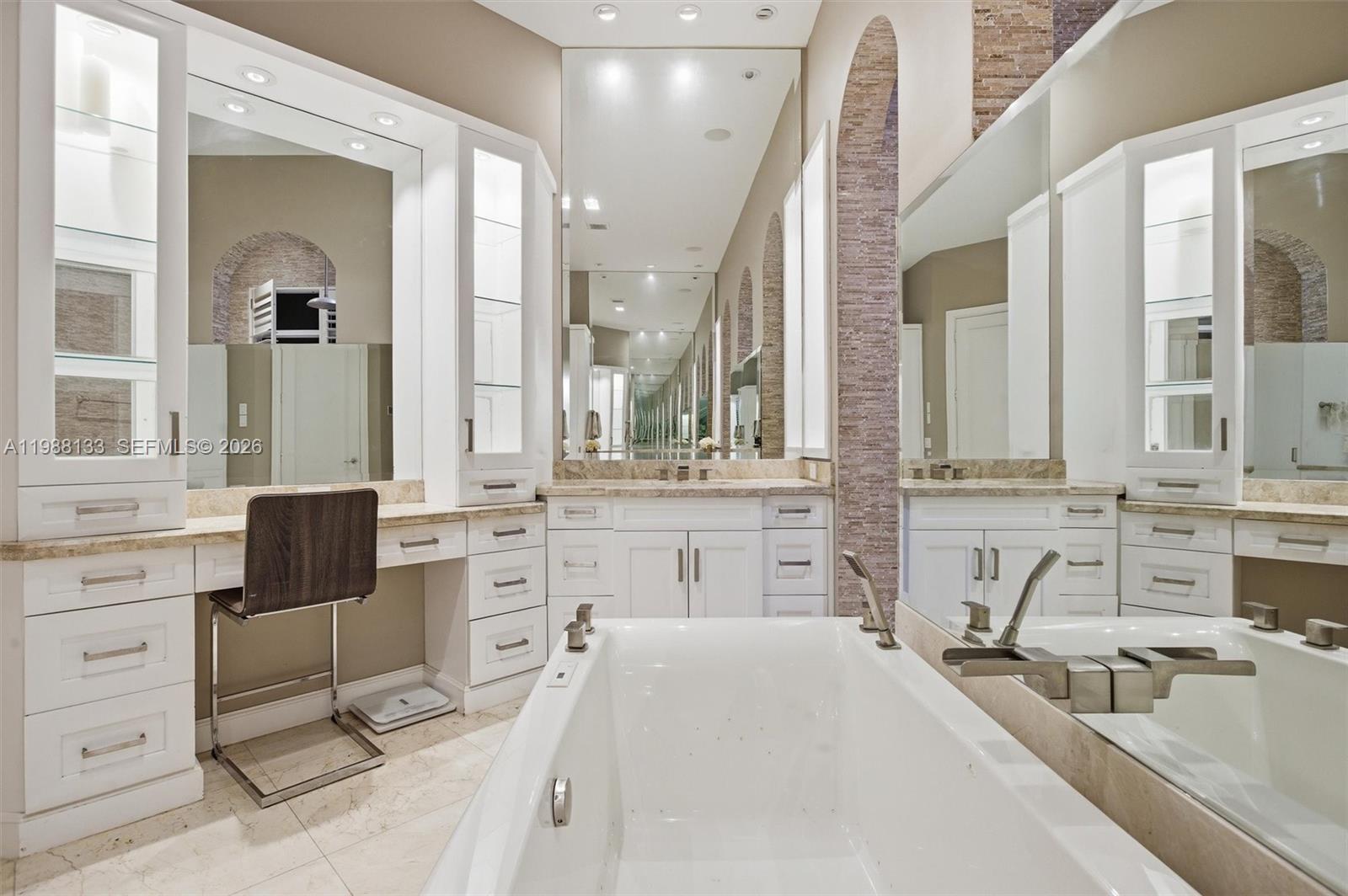 611 Sweet Bay Ave, Plantation FL 33324