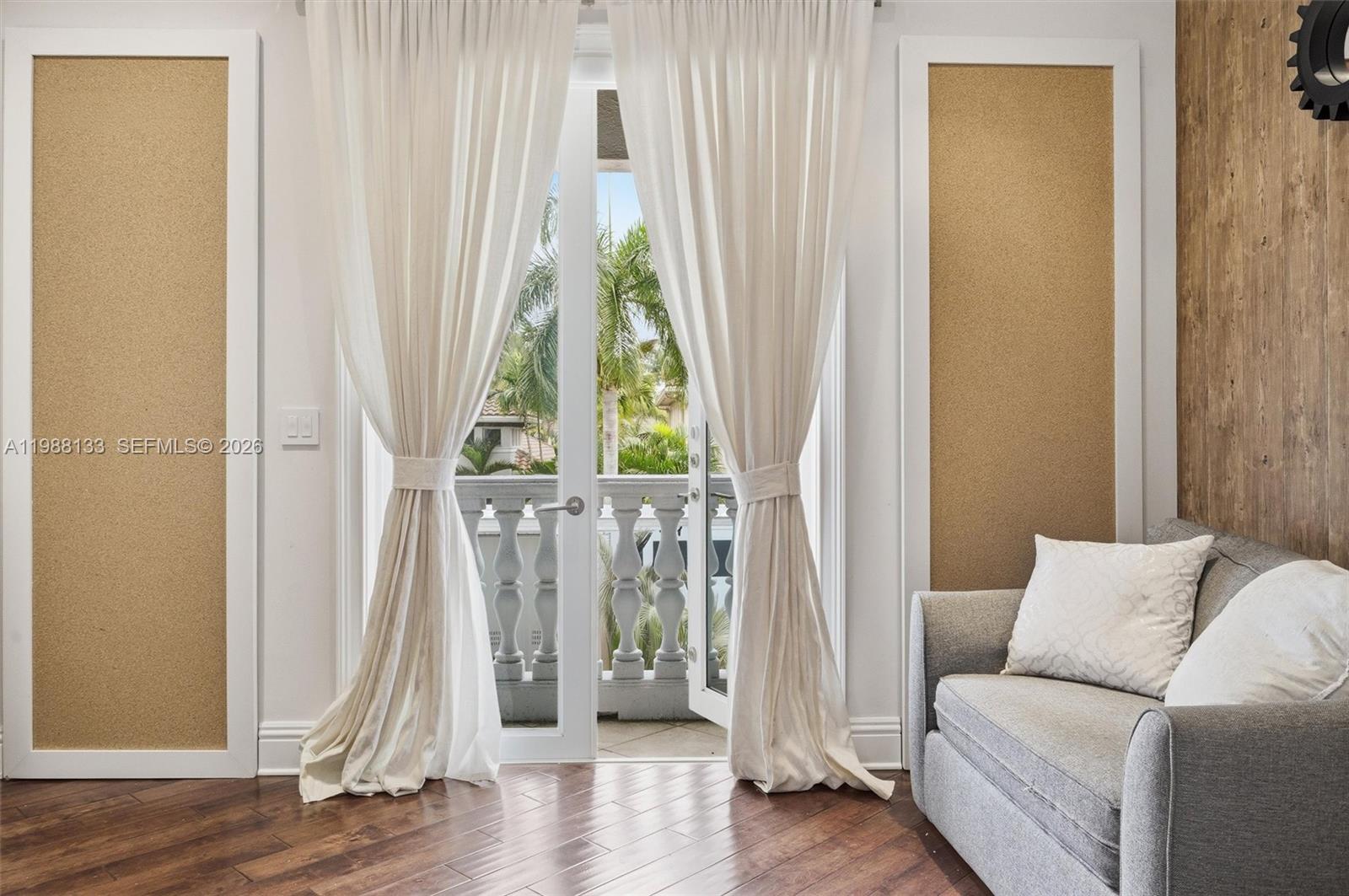 611 Sweet Bay Ave, Plantation FL 33324