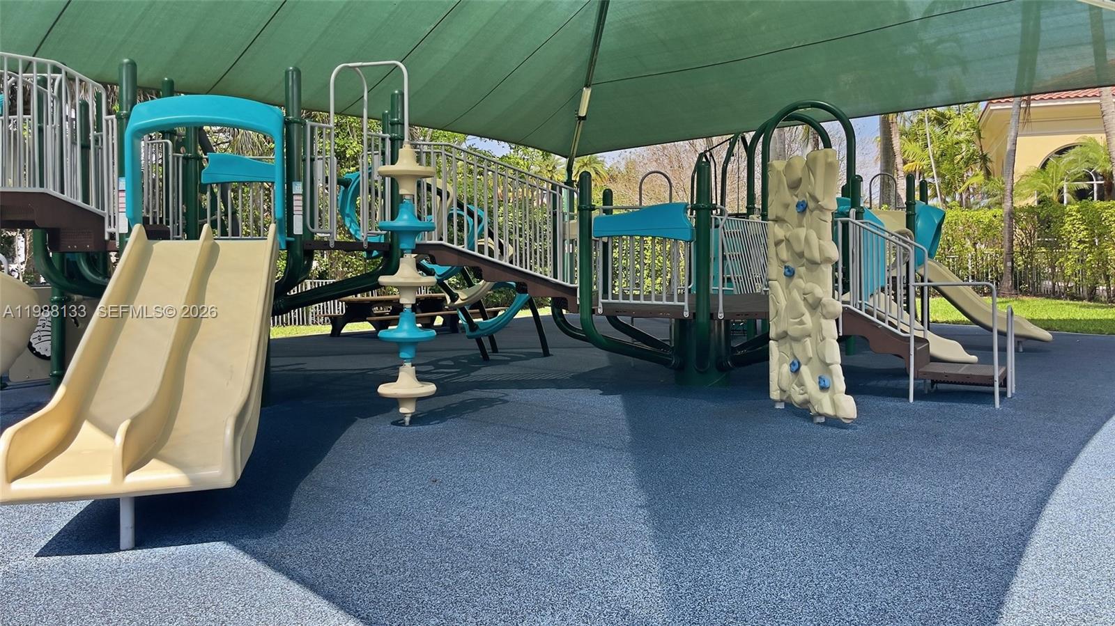 611 Sweet Bay Ave, Plantation FL 33324