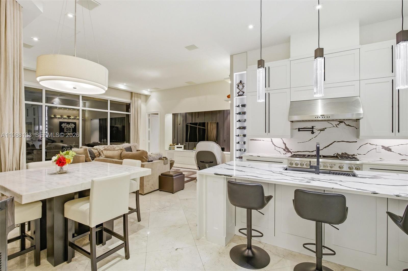 611 Sweet Bay Ave, Plantation FL 33324