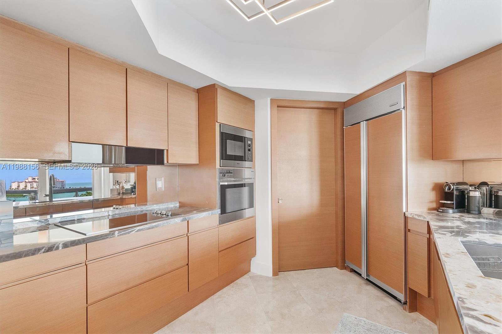 1000 S Pointe Dr #705, Miami Beach FL 33139