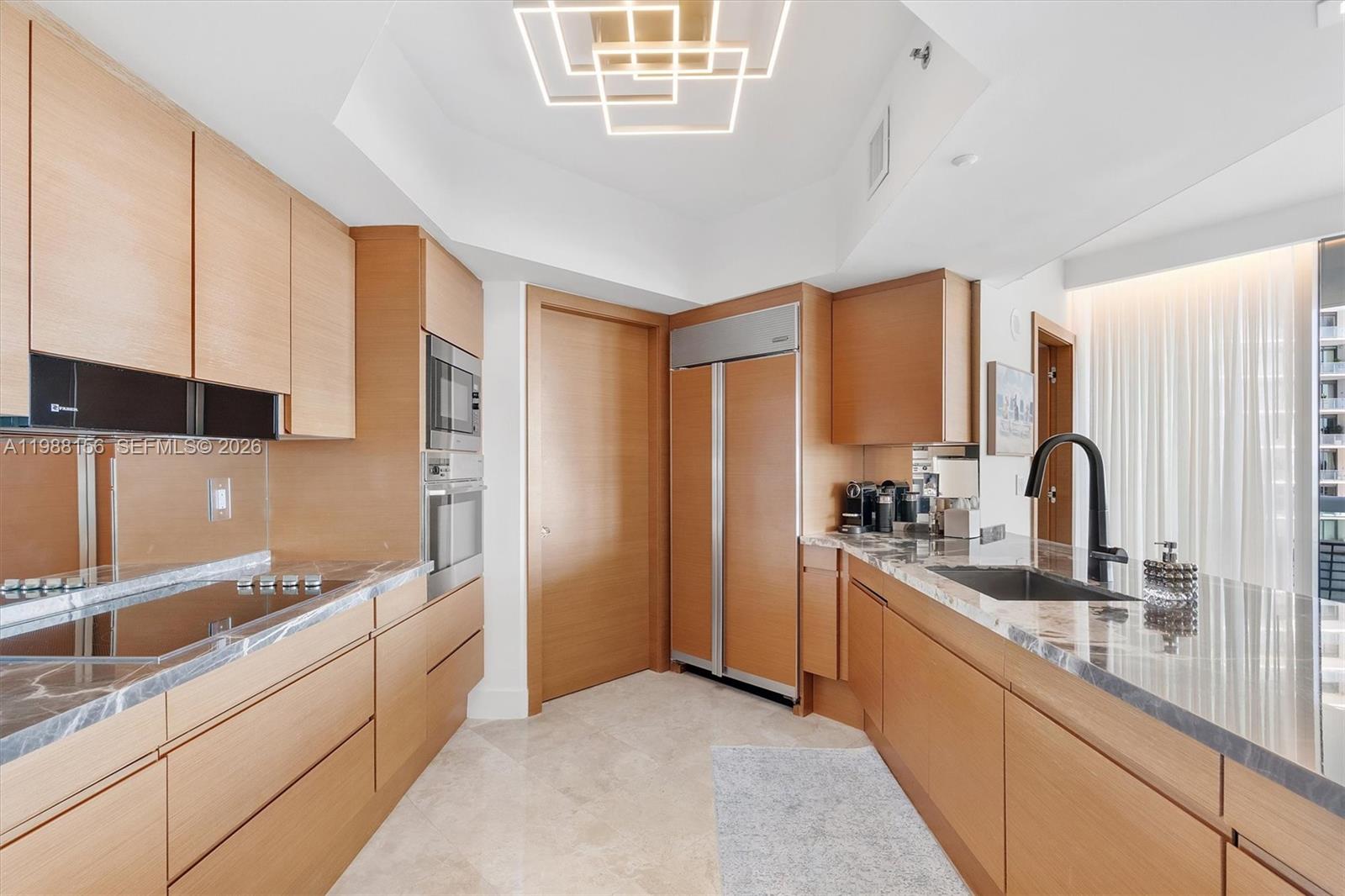 1000 S Pointe Dr #705, Miami Beach FL 33139