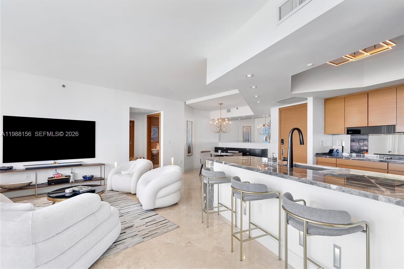 1000 S Pointe Dr #705, Miami Beach FL 33139